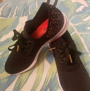 New balance leopard sneakers